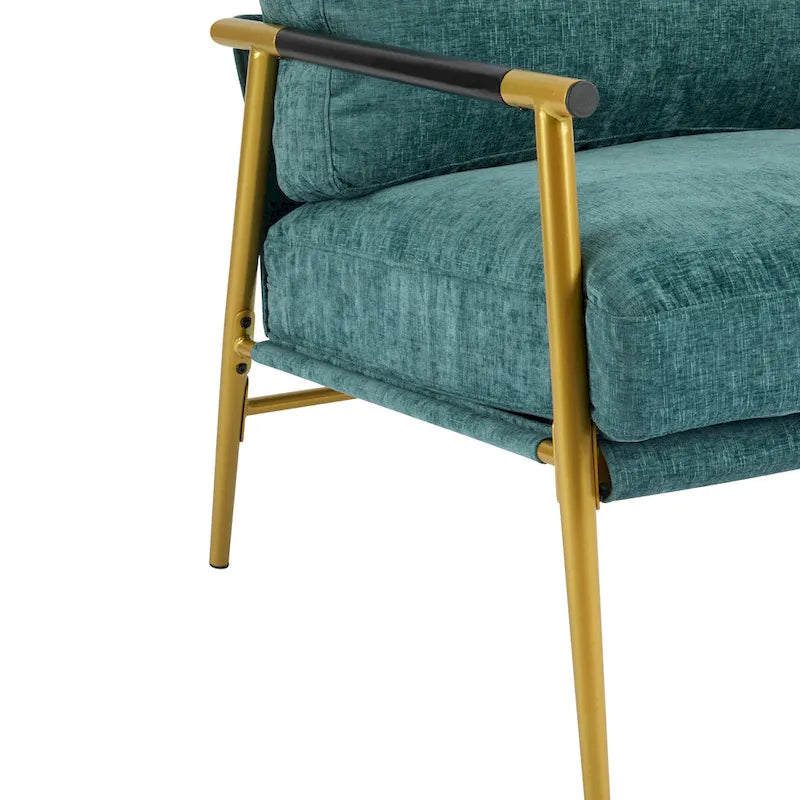 Estructura minimalista de metal y diseño con reposabrazos de madera