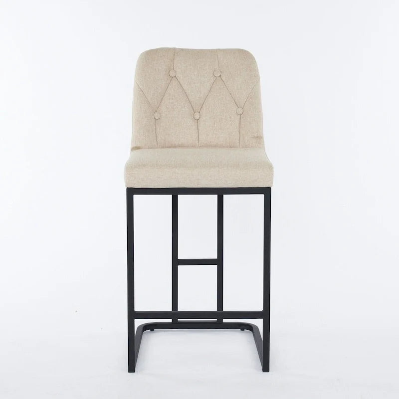 Barhocker in Tresenhöhe mit Knopfdetails
