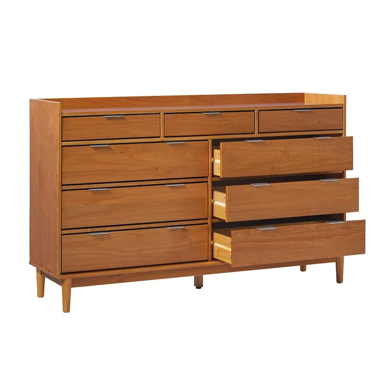 Moderne Kommode aus Massivholz mit Galerierand