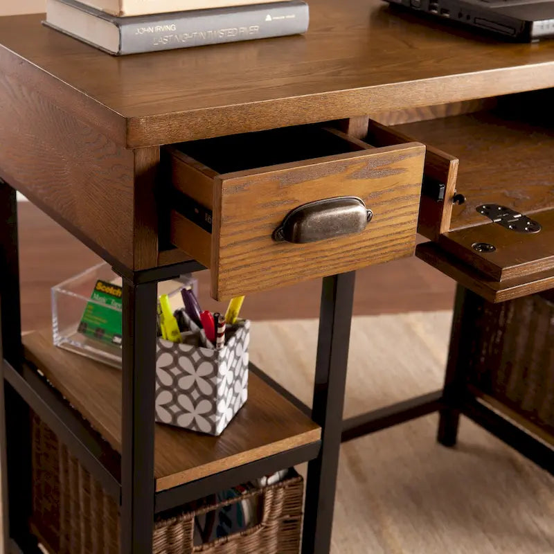 Rustikaler Schreibtisch mit Schubladen und seitlichen Ablagefächern, Computertisch aus Holz und Metall im Industrial-Stil fürs Homeoffice