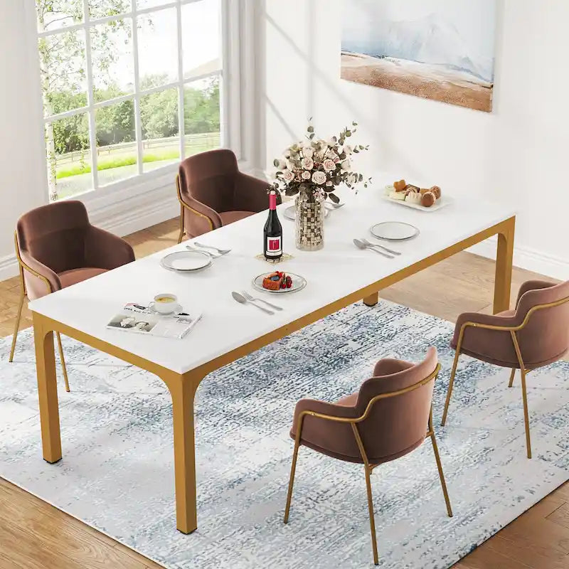 Mesa de comedor rectangular con estructura robusta