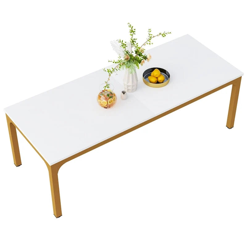 Mesa de comedor rectangular con estructura robusta