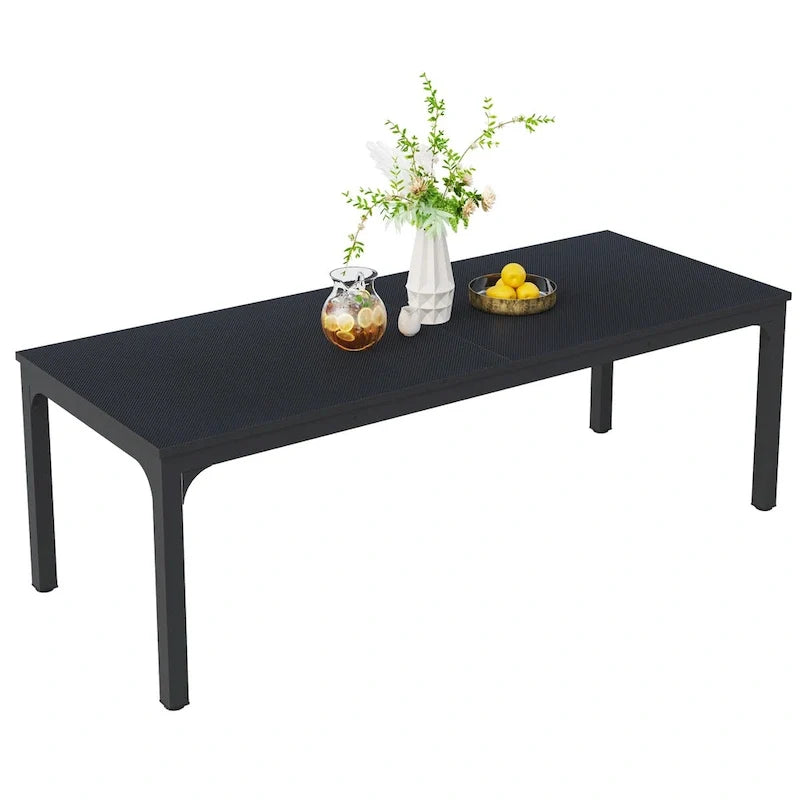 Mesa de comedor rectangular con estructura robusta