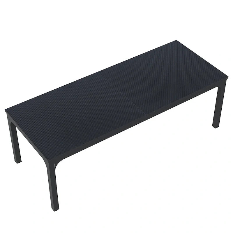 Mesa de comedor rectangular con estructura robusta