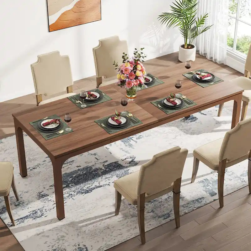 Mesa de comedor rectangular con estructura robusta