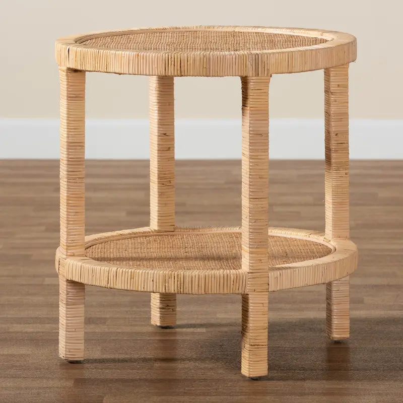 Madera de caoba marrón natural y ratán natural