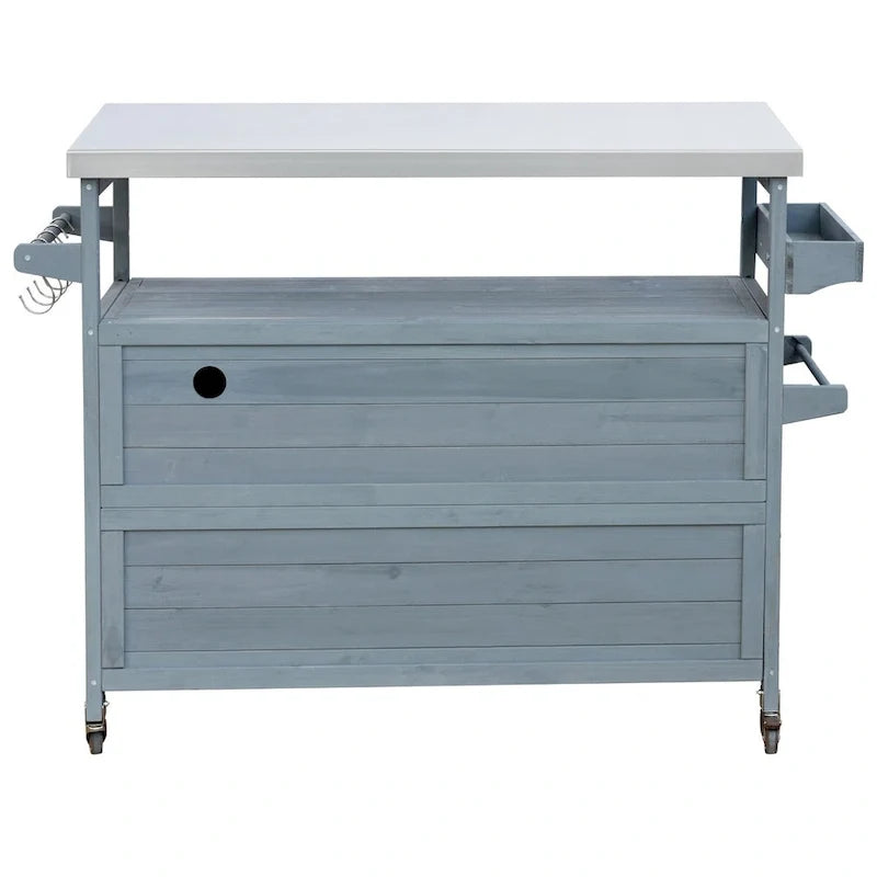Outdoor-Kücheninsel aus Holz mit Grillwagen