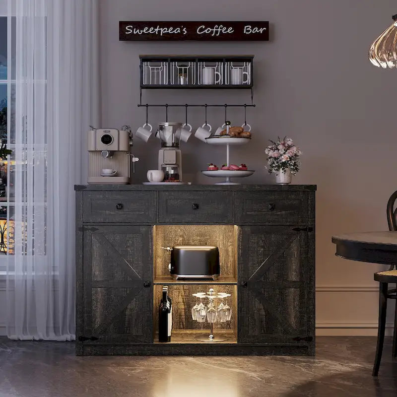 Küchenschrank im Landhausstil mit LED-Beleuchtung, Sideboard mit Stauraum, Schubladen und Scheunentüren