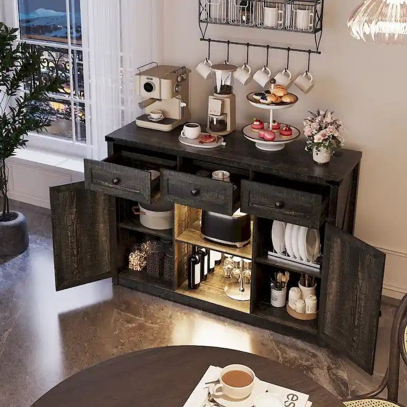 Gabinete de bar y café estilo granja con luz LED, aparador con almacenamiento, cajones y puertas de granero para la cocina