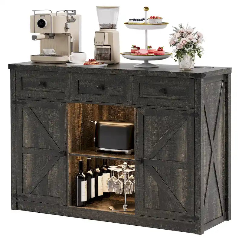 Gabinete de bar y café estilo granja con luz LED, aparador con almacenamiento, cajones y puertas de granero para la cocina